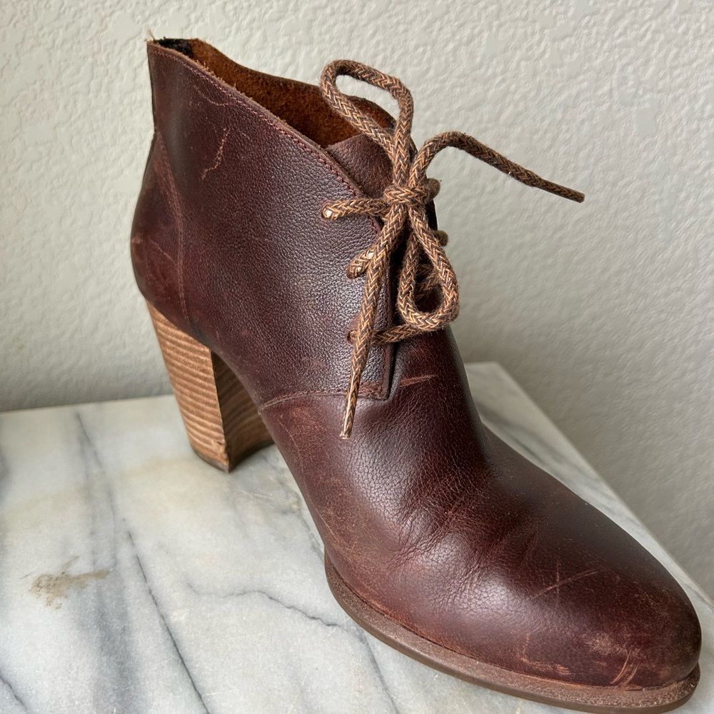 UGG Australia Mackie Boots - Picture 4 of 8